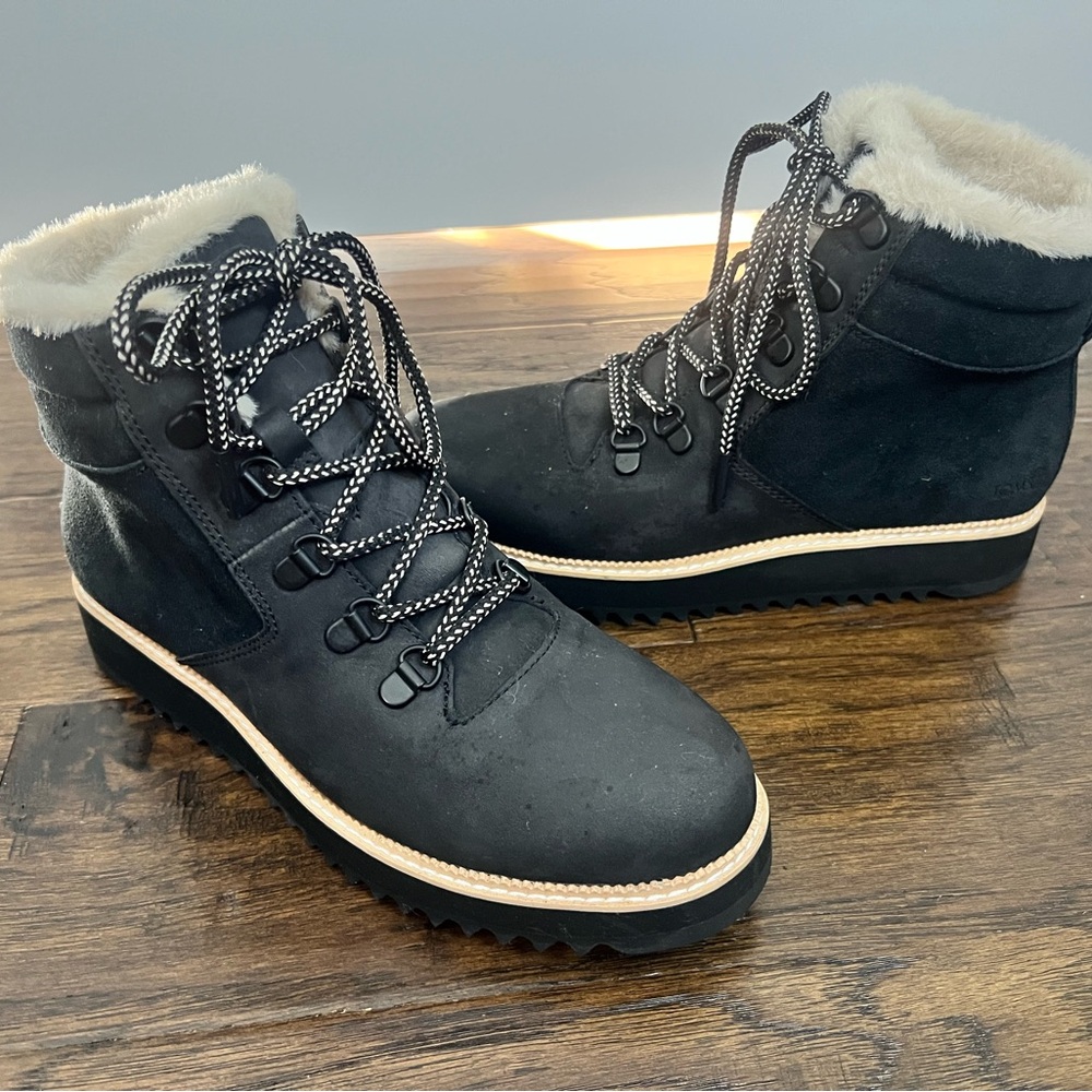 Toms Mojave Lace Up Boots Suede Black with Vegan Cream Fur 7